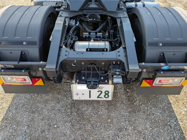 日野 プロフィア 2WG-SH1EDGG(2WD)の写真8