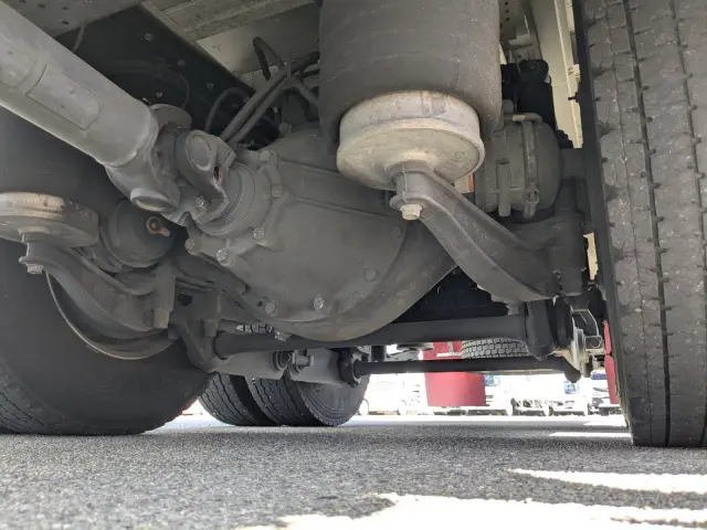 いすゞ ギガ 2PG-CYL77D(6x2)の写真12