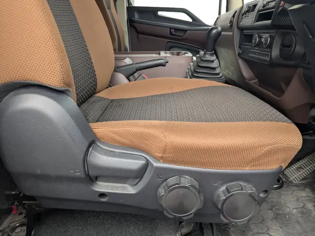 日野 レンジャー 2KG-FD2ABG(2WD)の写真32