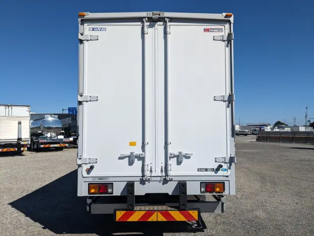 いすゞ フォワード 2KG-FK64F(2WD)の写真5