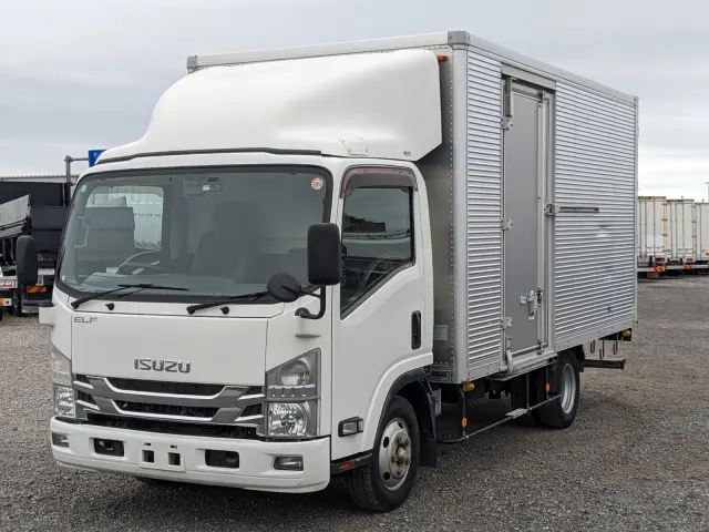 いすゞ エルフ TRG-NPR85AN(2WD)の写真1