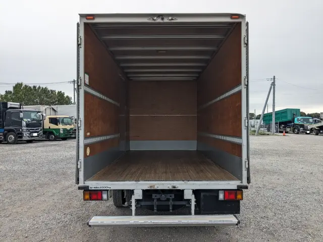 いすゞ エルフ TRG-NPR85AN(2WD)の写真8