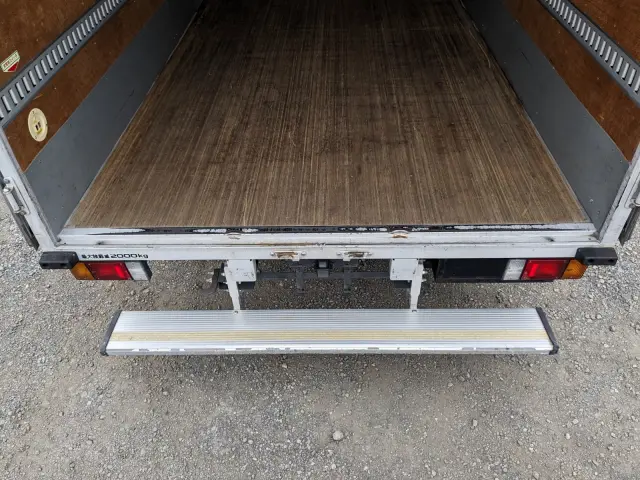 いすゞ エルフ TRG-NPR85AN(2WD)の写真9
