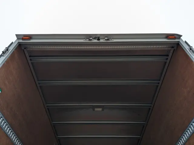 いすゞ エルフ TRG-NPR85AN(2WD)の写真10