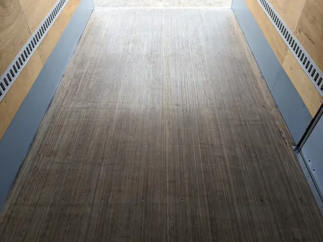 いすゞ エルフ TRG-NPR85AN(2WD)の写真16