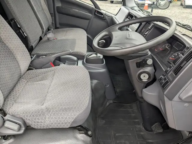 いすゞ エルフ TRG-NPR85AN(2WD)の写真28