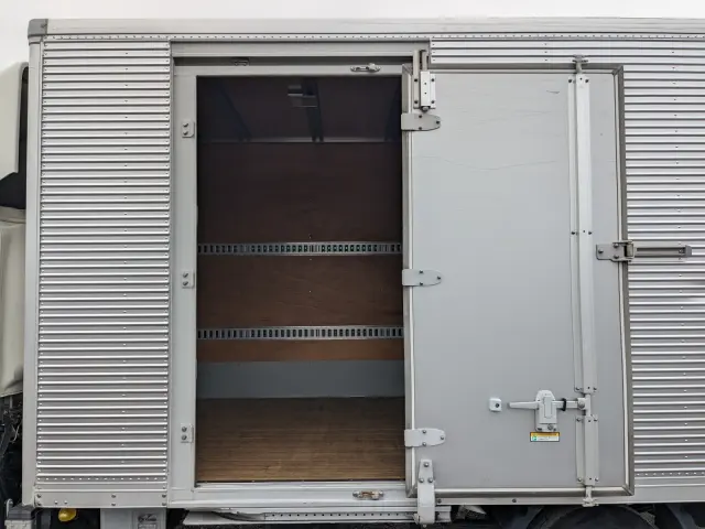 いすゞ エルフ TRG-NPR85AN(2WD)の写真29