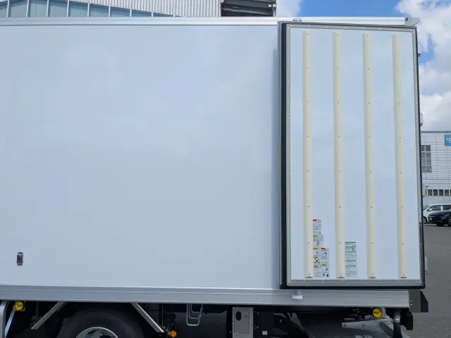 三菱 ファイター 2KG-FK65F(2WD)の写真9