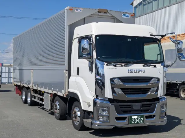 いすゞ ギガ 2PG-CYJ77C(8x4)の写真2