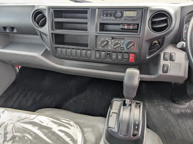日野 デュトロ TPG-XZU710M(2WD)の写真24