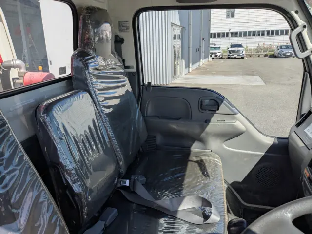 いすゞ エルフ TPG-NKR85R(2WD)の写真24