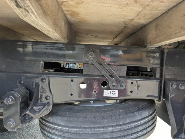 いすゞ エルフ TPG-NKR85R(2WD)の写真9