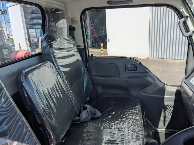 いすゞ エルフ TPG-NKR85R(2WD)の写真23