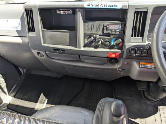 いすゞ エルフ TPG-NKR85R(2WD)の写真25