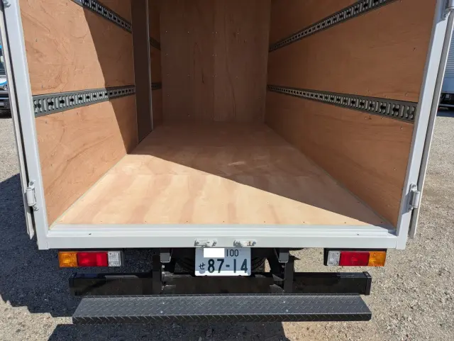三菱 キャンター 2RG-FEA20(2WD)の写真10