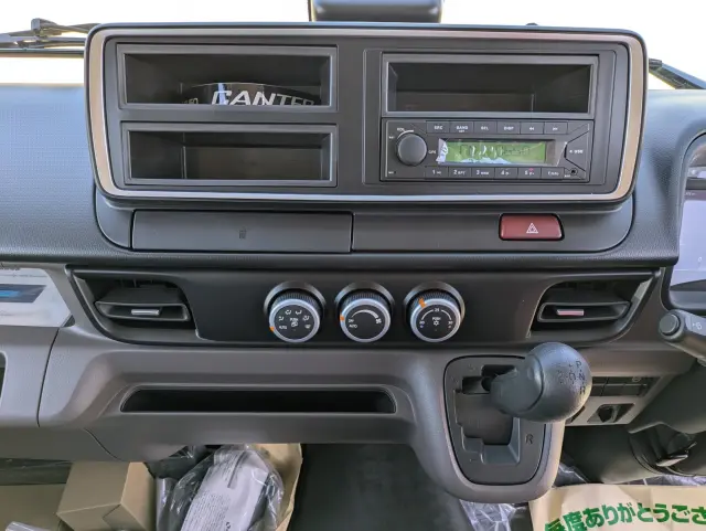 三菱 キャンター 2RG-FEA20(2WD)の写真24