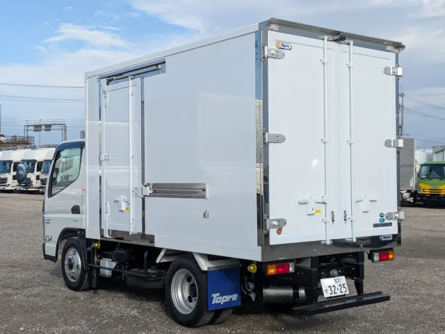 三菱 キャンター 2RG-FBAV0(2WD)の写真3
