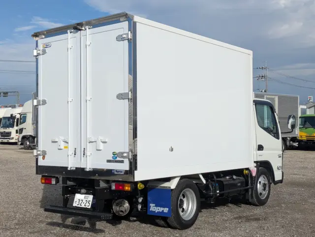 三菱 キャンター 2RG-FBAV0(2WD)の写真4