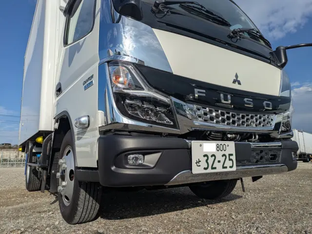 三菱 キャンター 2RG-FBAV0(2WD)の写真5