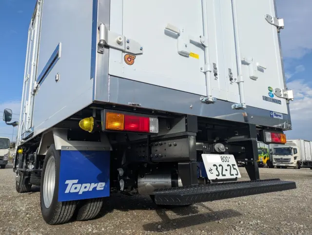 三菱 キャンター 2RG-FBAV0(2WD)の写真9