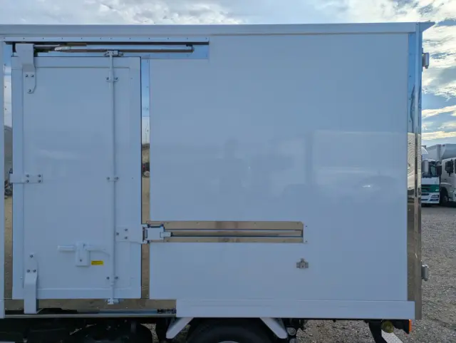 三菱 キャンター 2RG-FBAV0(2WD)の写真19