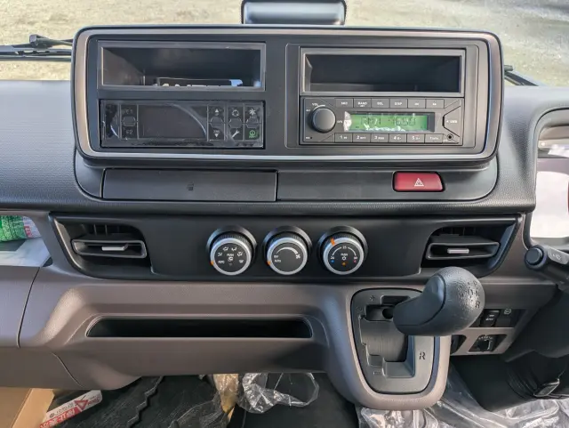 三菱 キャンター 2RG-FBAV0(2WD)の写真27