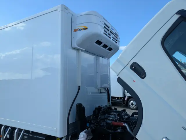 三菱 キャンター 2RG-FEB80(2WD)の写真45
