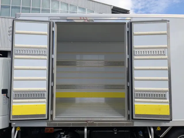 三菱 ファイター 2KG-FK65F(2WD)の写真11