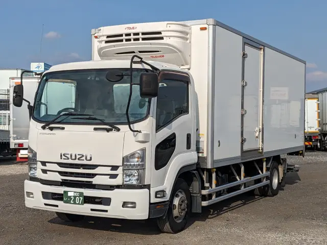 いすゞ フォワード TKG-FRR90S2(2WD)の写真1