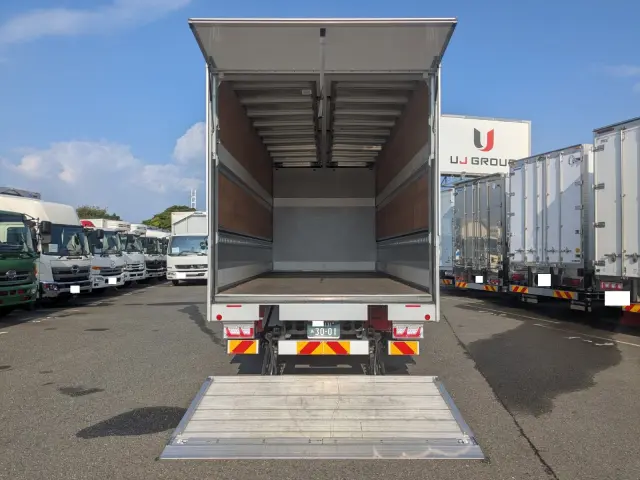 いすゞ フォワード 2RG-FRR90T4(2WD)の写真9