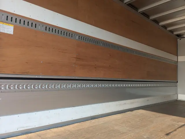 いすゞ フォワード 2RG-FRR90T4(2WD)の写真15