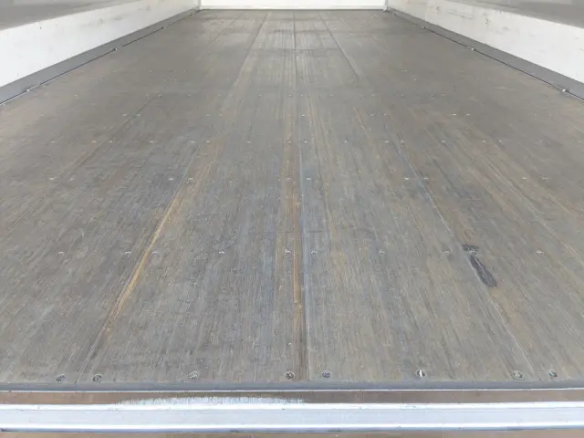 いすゞ フォワード 2RG-FRR90T4(2WD)の写真16