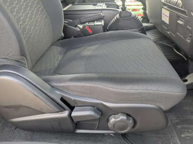 いすゞ フォワード 2RG-FRR90T4(2WD)の写真22