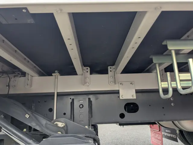 いすゞ フォワード 2RG-FRR90T4(2WD)の写真33