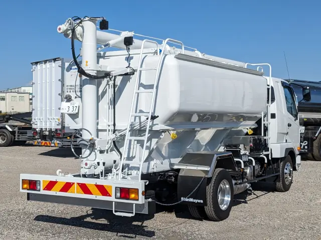 三菱 ファイター 2KG-FK62F(2WD)の写真5