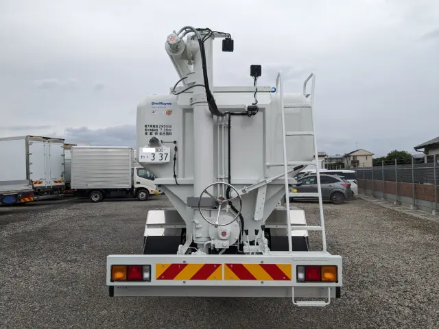 三菱 ファイター 2KG-FK62F(2WD)の写真6