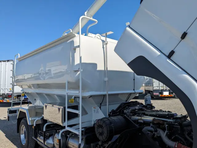 三菱 ファイター 2KG-FK62F(2WD)の写真44