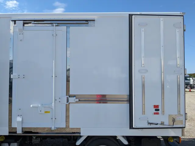 日野 デュトロ 2KG-XZC605M(2WD)の写真20