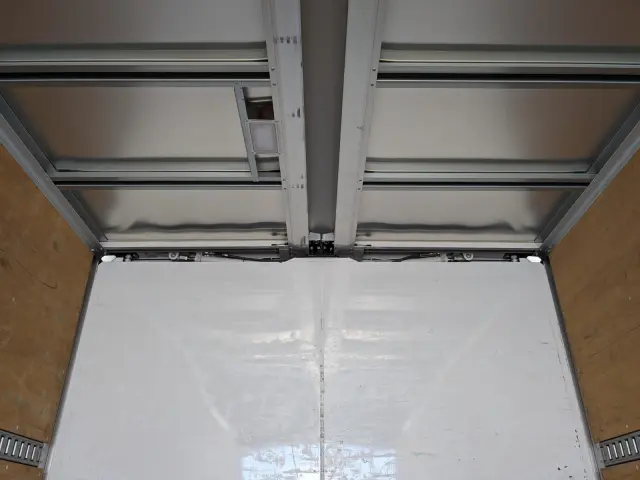 日野 レンジャー 2PG-FE2ACG(2WD)の写真15