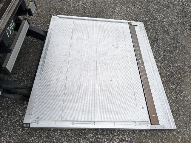 いすゞ エルフ TKG-NMR85AN(2WD)の写真12