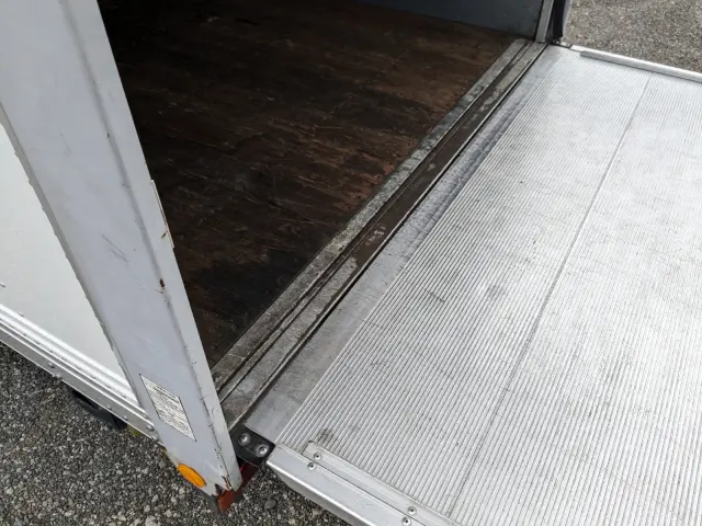 いすゞ エルフ TKG-NMR85AN(2WD)の写真13