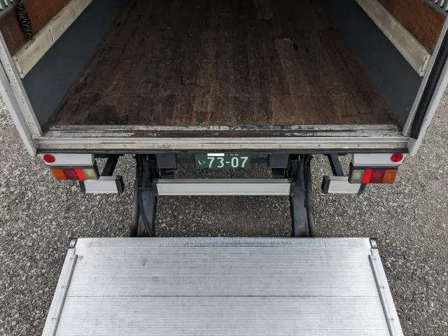 いすゞ エルフ TKG-NMR85AN(2WD)の写真14