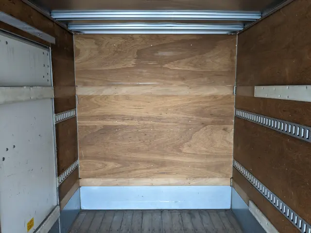 いすゞ エルフ TKG-NMR85AN(2WD)の写真21