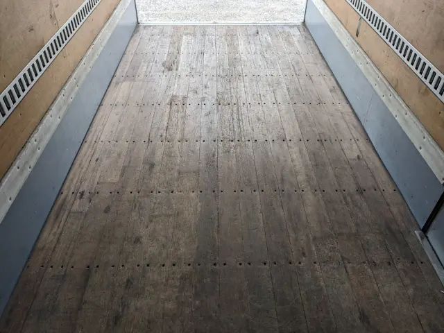 いすゞ エルフ TKG-NMR85AN(2WD)の写真22