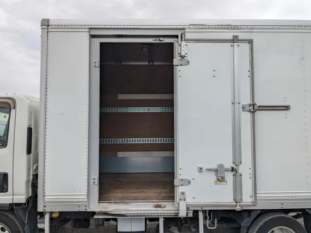 いすゞ エルフ TKG-NMR85AN(2WD)の写真30