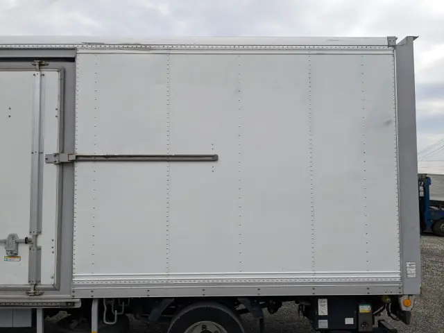 いすゞ エルフ TKG-NMR85AN(2WD)の写真31