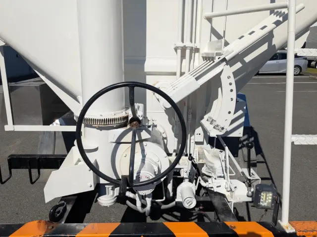 日野 レンジャー QKG-FJ7JEAA(2WD)の写真18