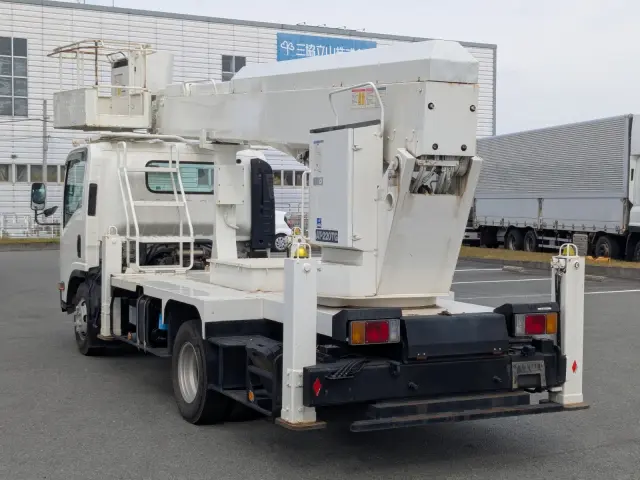 いすゞ エルフ PDG-NPR75N(2WD)の写真4