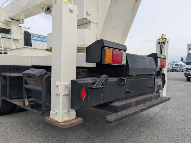 いすゞ エルフ PDG-NPR75N(2WD)の写真6