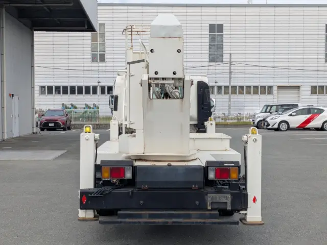 いすゞ エルフ PDG-NPR75N(2WD)の写真8